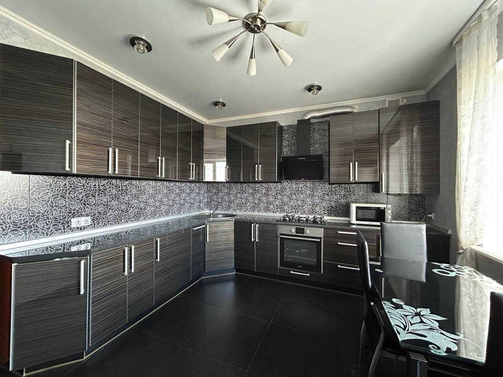 Продаж просторої 3-кімнатної квартири з автономним опаленням! Луцьк - зображення 2