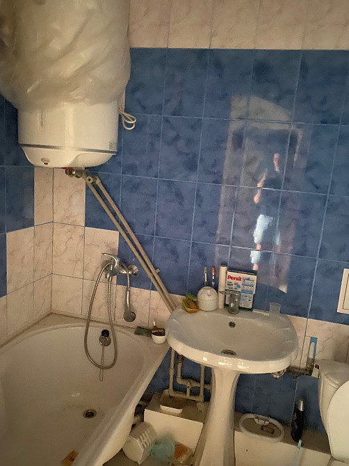 Продам невеличку 1-кім.кв з 70% ремонту у самому центрі. . Лозова - зображення 2