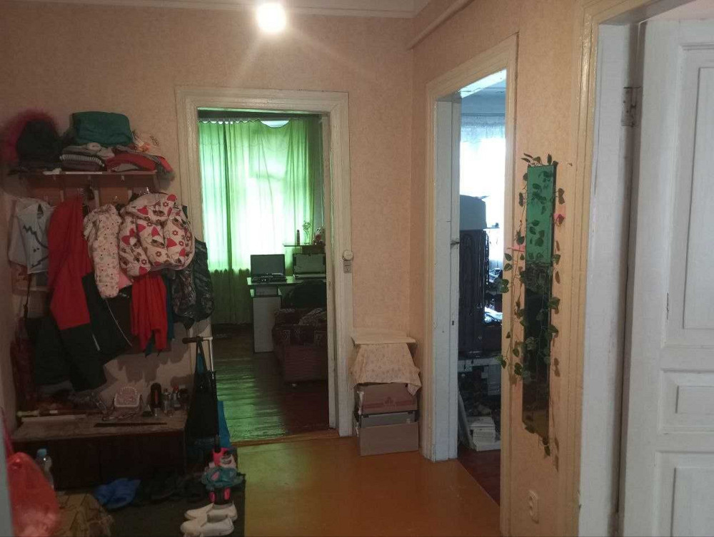 Продається 3-х кімнатна р-н "військове містечко" від власника Славута - зображення 1