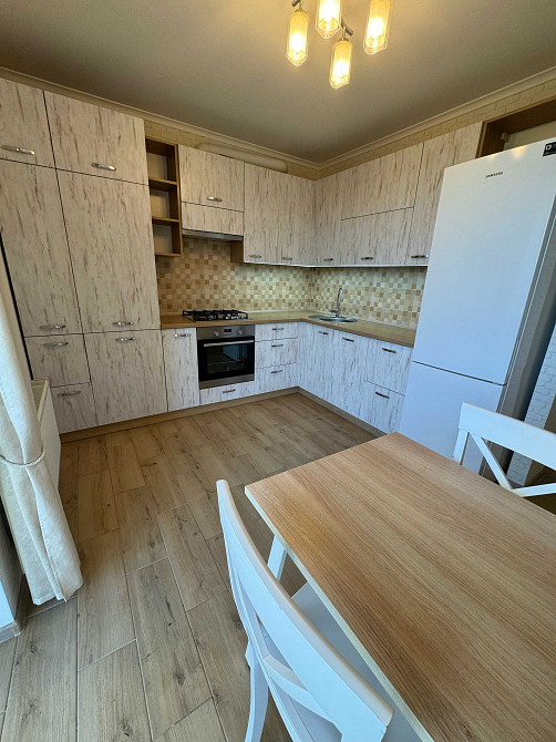 Чайки, 2к в ЖК Сонцтаун, 4 поверх, газове автономне опал., паркомісце Чайки (Киевская обл.) - изображение 4