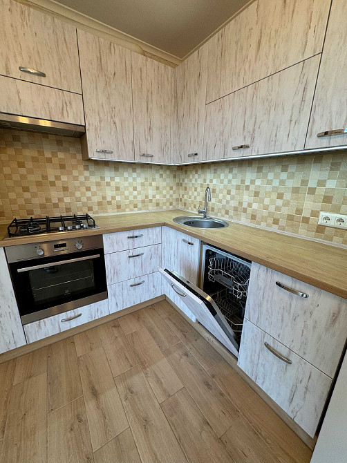 Чайки, 2к в ЖК Сонцтаун, 4 поверх, газове автономне опал., паркомісце Чайки (Киевская обл.) - изображение 2