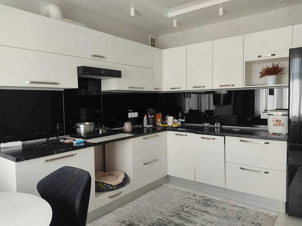 Продам ЖК Ньютона 2 к квартиру с евроремонтом 68,2 м.2 Харків - зображення 1