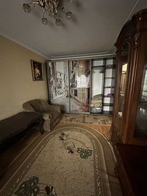 Продам 4-х кімнатну квартиру на 4 мікрорайоні Лозова - зображення 1