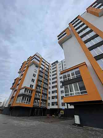 Продаж 2к Зарічанська 74 м/кв Khmelnytskyi