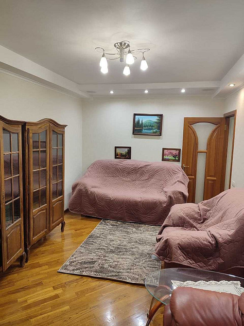 2к ул. Никольско-Ботаническая 6/8, метро Университет, Ботанический сад Киев - изображение 1