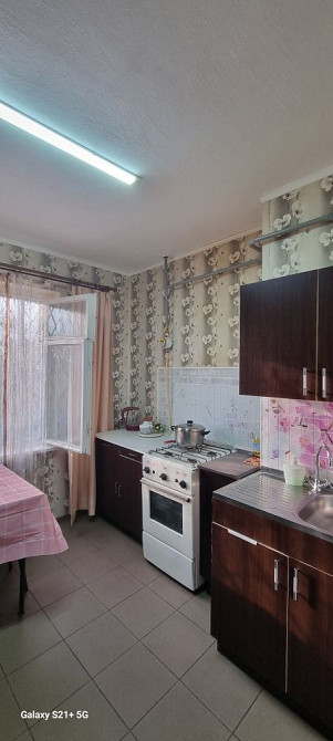 Оренда однокімнатної квартири на Шуменському . Перший поверх . Херсон - зображення 1