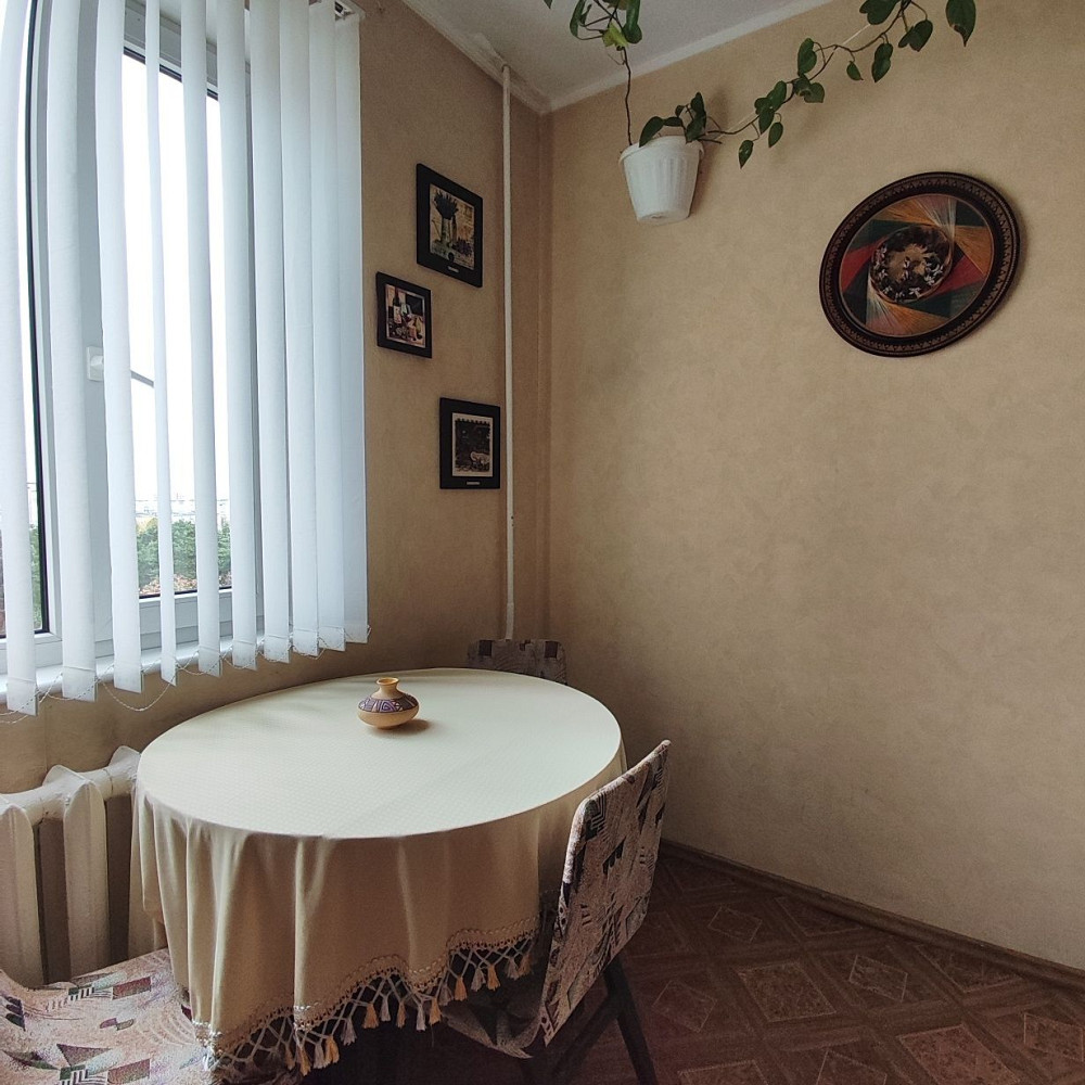 Вільна 3 кімнатна квартира для порядної родини! Українка - зображення 1