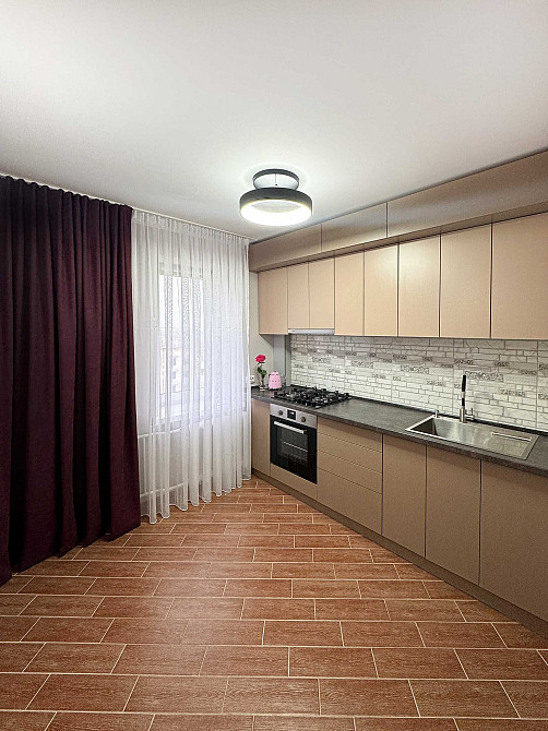 1-кімнатна квартира з ремонтом на 5 мікрорайоні Нововолинськ - зображення 1