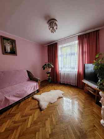 Продаж — 4-кімн. квартира, вул. Хоткевича Lviv