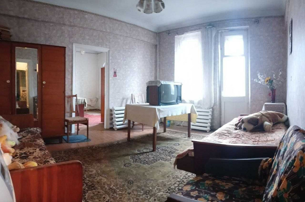 Продається 3-кімнатна квартира в центрі міста Гребінка (Полтавська обл.) - зображення 1