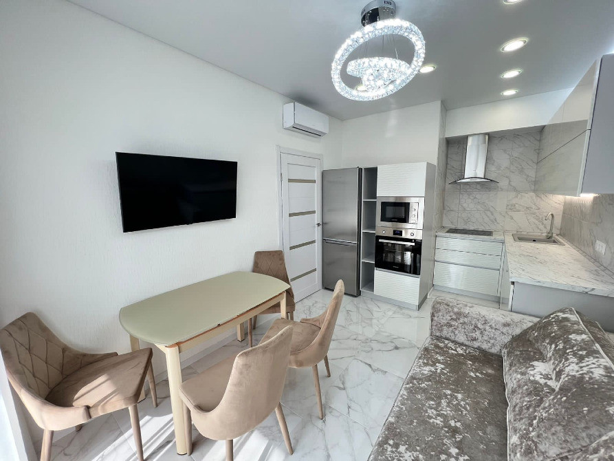 Продається 1 кімната з лоджією в 45 Перлині на Каманіна Одеса - зображення 1