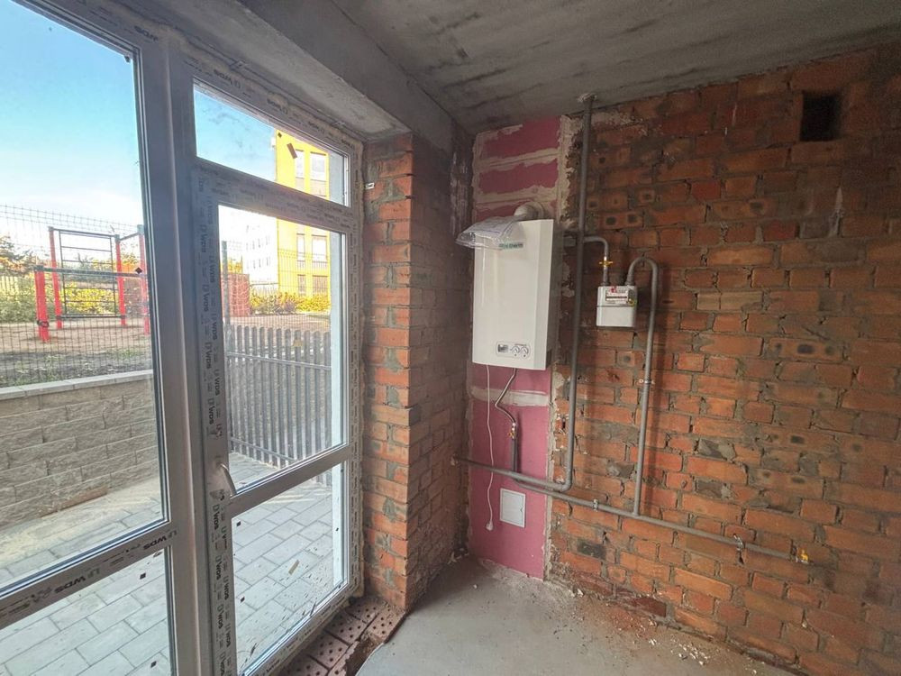 Продаю 1-кімнатну квартиру з двориком Хотів - зображення 1