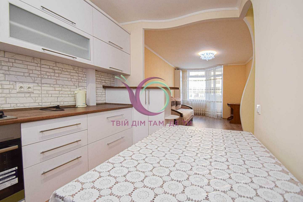 2-к. квартира з лоджією, ремонтом та і/о на проспекті Злуки Тернопіль - зображення 3