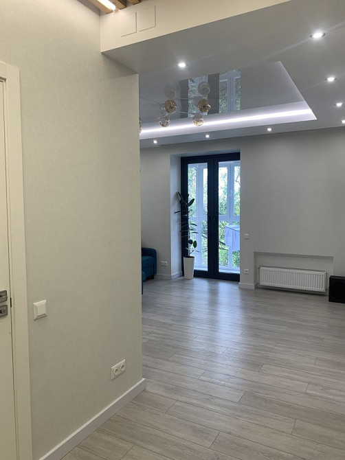 Центр 3 к квартира студія + гараж+ кладова Краматорськ - зображення 2