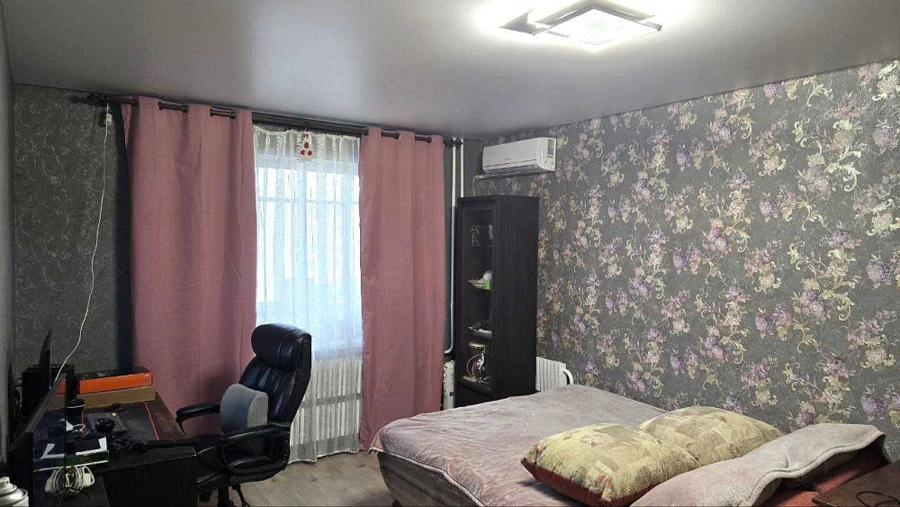 великогабаритна 2-кімнатна квартира від власника, Кам'янське Л/Б 4мкр Кам`янське (Запорізька обл.) - зображення 1