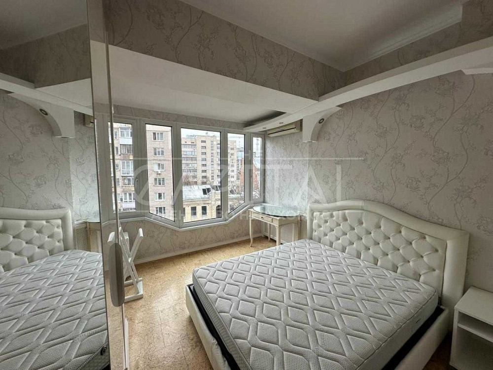 Продаж видової 3к квартири, вул. Івана Мазепи, Арсенальна Центр Салют Київ - зображення 1