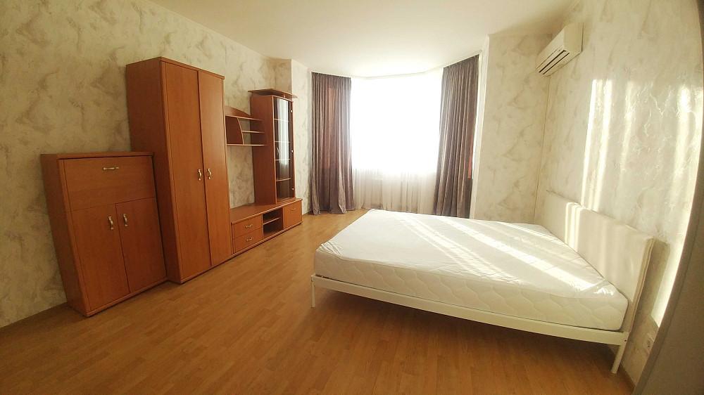 Здам однокімнатну 45 кв.м., метро Позняки 5 хвилин Київ - зображення 1