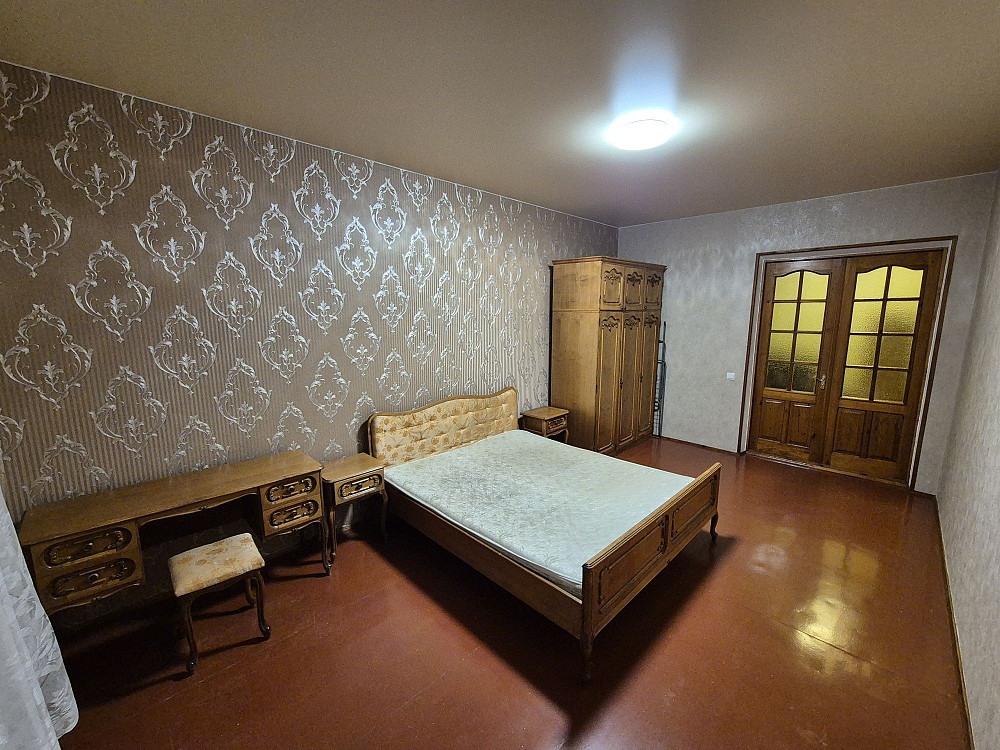 2 Кім.В Центрі біля Макдональдс. Кропивницький - зображення 3