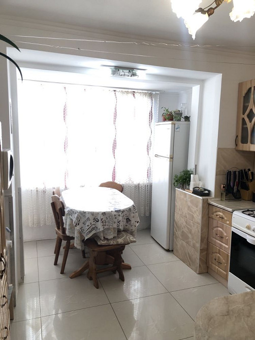 Продам чешку на проспекті Незалежності Чернівці - зображення 3