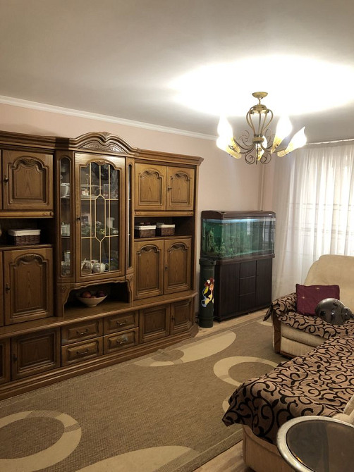 Продам чешку на проспекті Незалежності Чернівці - зображення 1