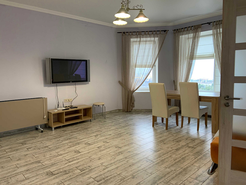 Сдам длительно 2 ком.студию в пер.Хантадзе Чорноморськ - зображення 1