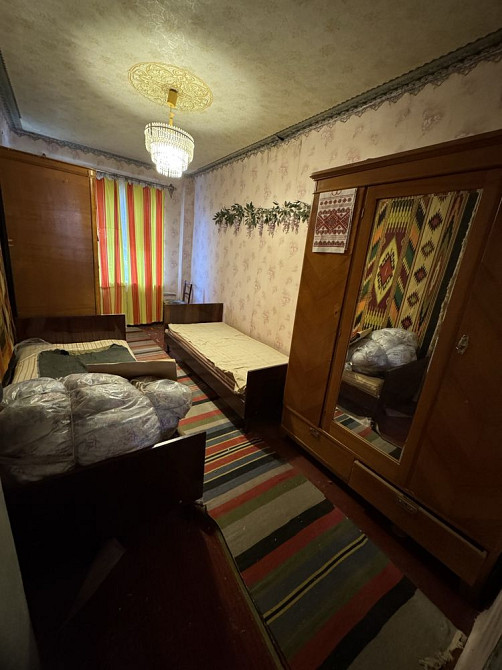 Продам двухкомнатную квартиру под ремонт . Черёмушки Кам`янське (Запорізька обл.) - зображення 1