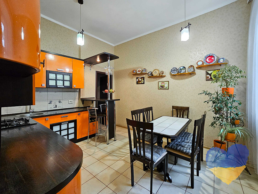 Терміновий продаж! 2-кімнатна квартира з автономним опаленням в центрі Чернигов - изображение 2