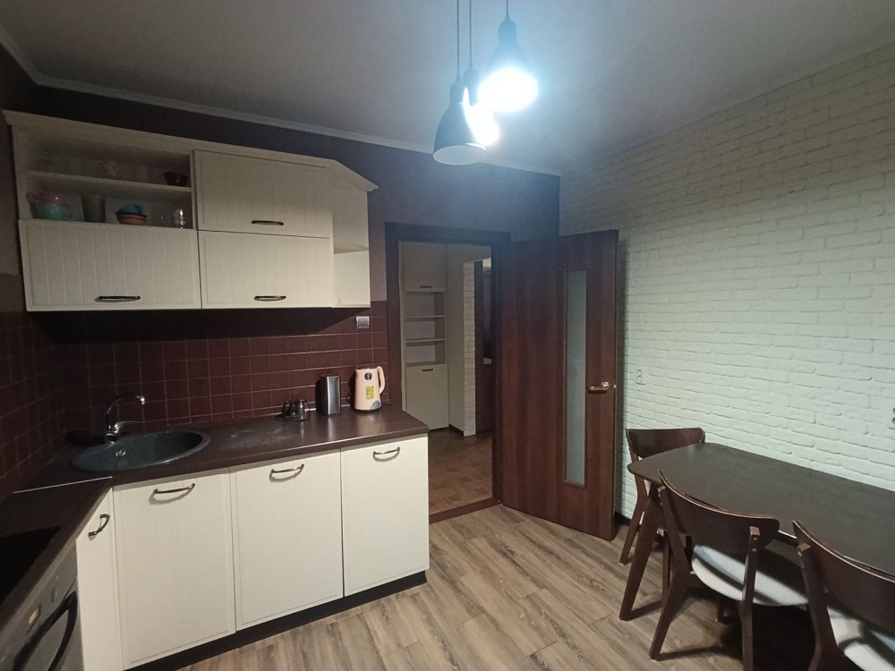 Крістер Град, Данченка Сергія,5 Київ - зображення 2