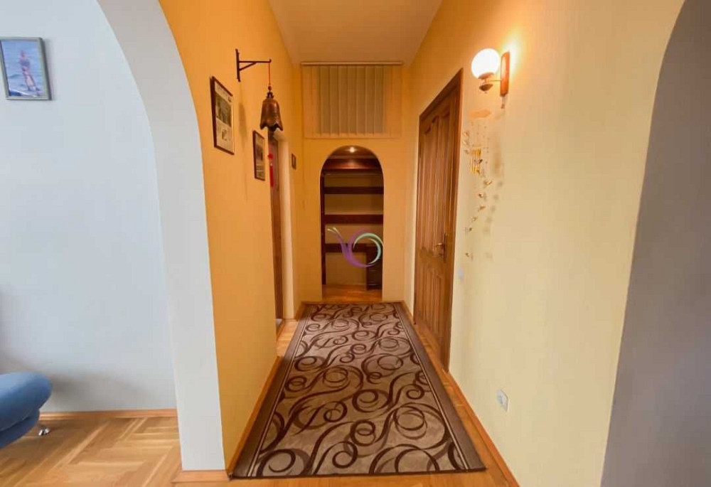 Простора 4-к. квартира з гаражем в центрі вул. О. Валенти Луцк - изображение 8