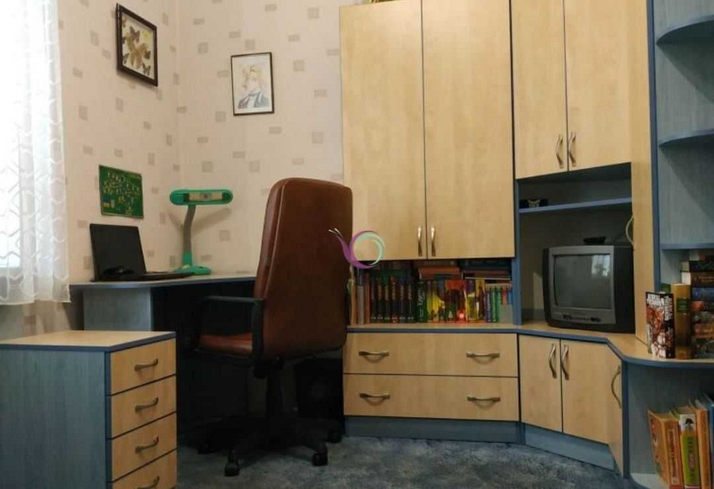 Простора 4-к. квартира з гаражем в центрі вул. О. Валенти Луцк - изображение 6