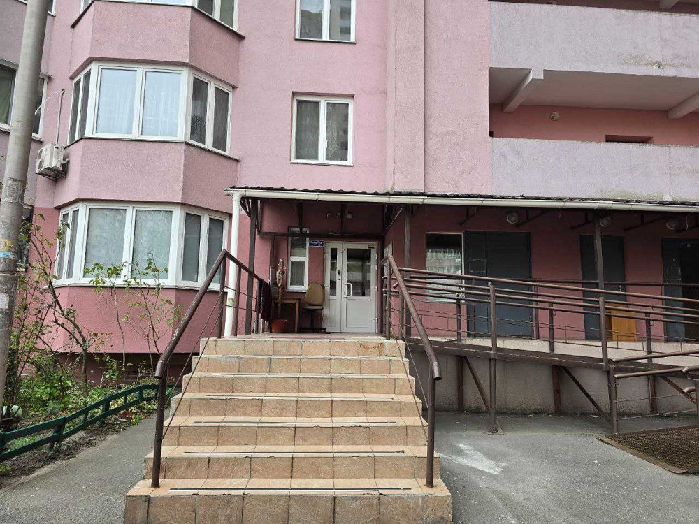 Продам по хорошій ціні простору, теплу 3х квартиру в хорошому будинку! Киев - изображение 2