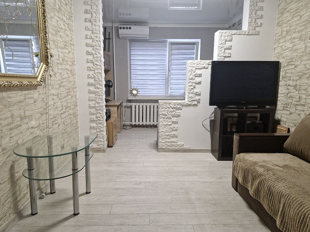 Продаж 1-кім, вул.Урлівська, 16, метро Осокорки, з ремонтом Киев - изображение 1