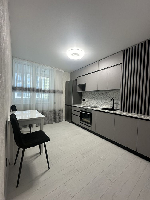 Продам свою 1но кімнатну квартиру, жк Атлант на Київській Бровары - изображение 1