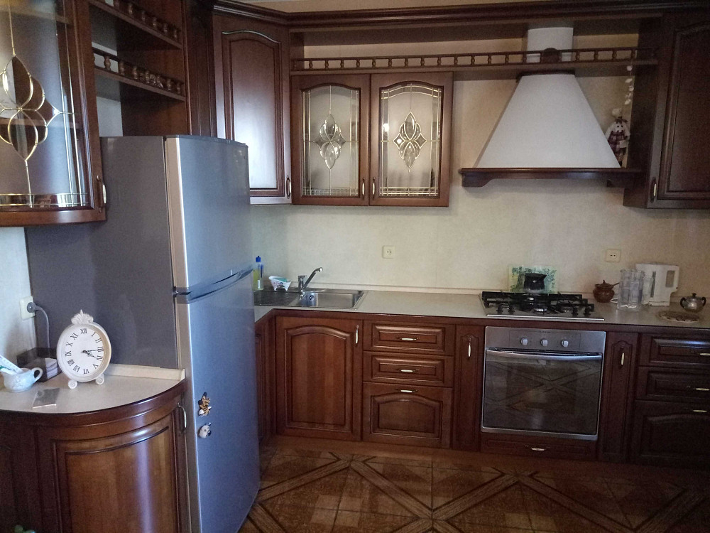 сдам большую 2х ком  квартиру ( 2комнаты+ кухня студия) Чорноморськ - зображення 5