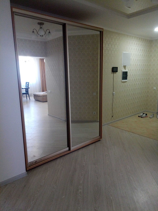 сдам большую 2х ком  квартиру ( 2комнаты+ кухня студия) Чорноморськ - зображення 3