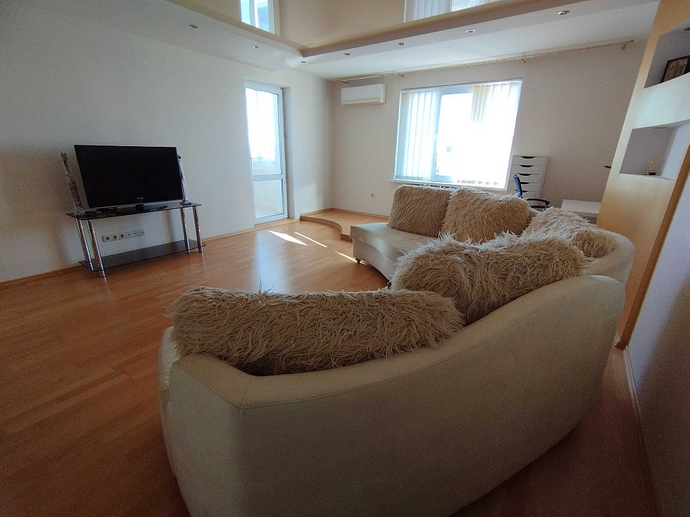 від ВЛАСНИКА  велика дворівнева 4-кімнатна квартира ,Метро Дарниця Київ - зображення 3