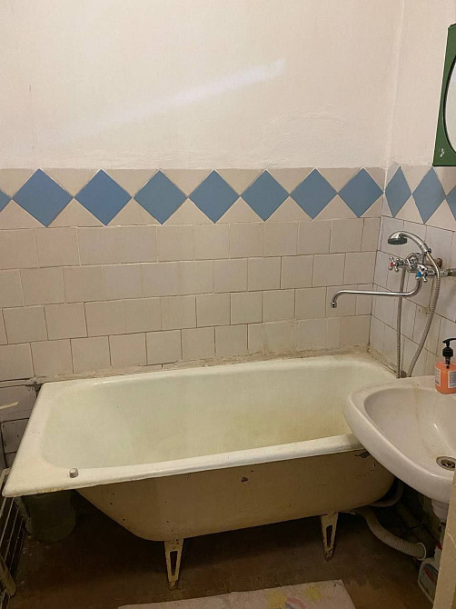 Здається 2 кімнатна квартира, без побутової техніки! Ровно - изображение 7