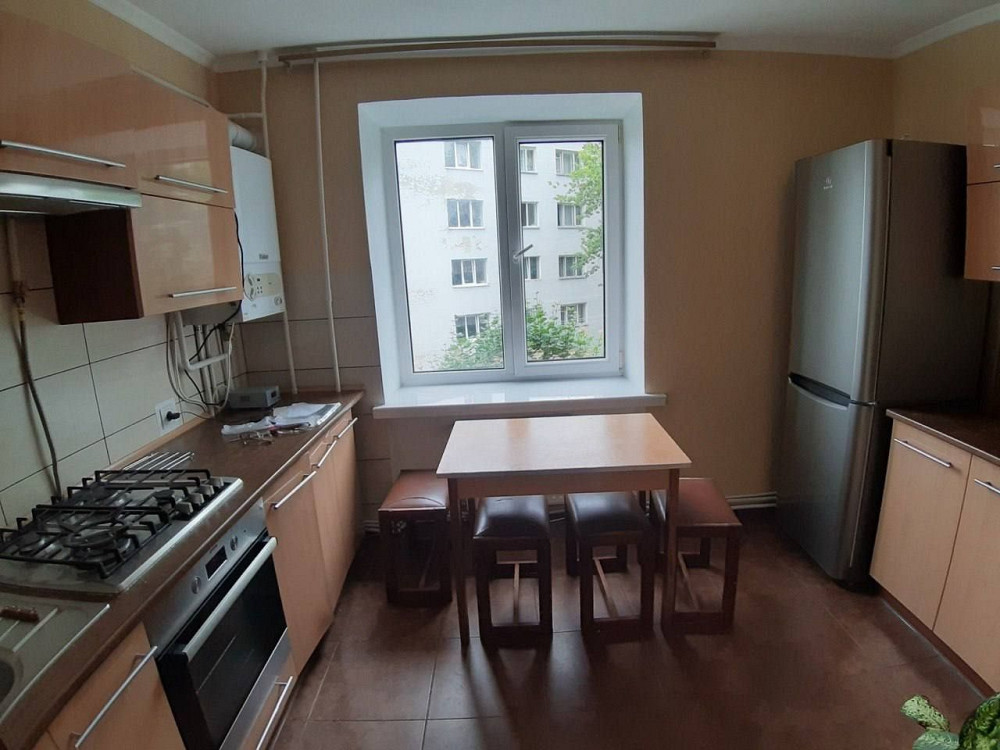 Оренда 2 кімнатної квартири, на вул. Князя Володимира! Рівне - зображення 1