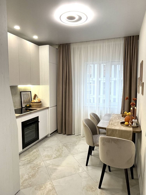 Продам 2-кімнатну (РОЗДІЛЬНІ КІМНАТИ)квартиру в ЖК Нова Англія ВЛАСНИК Киев - изображение 1