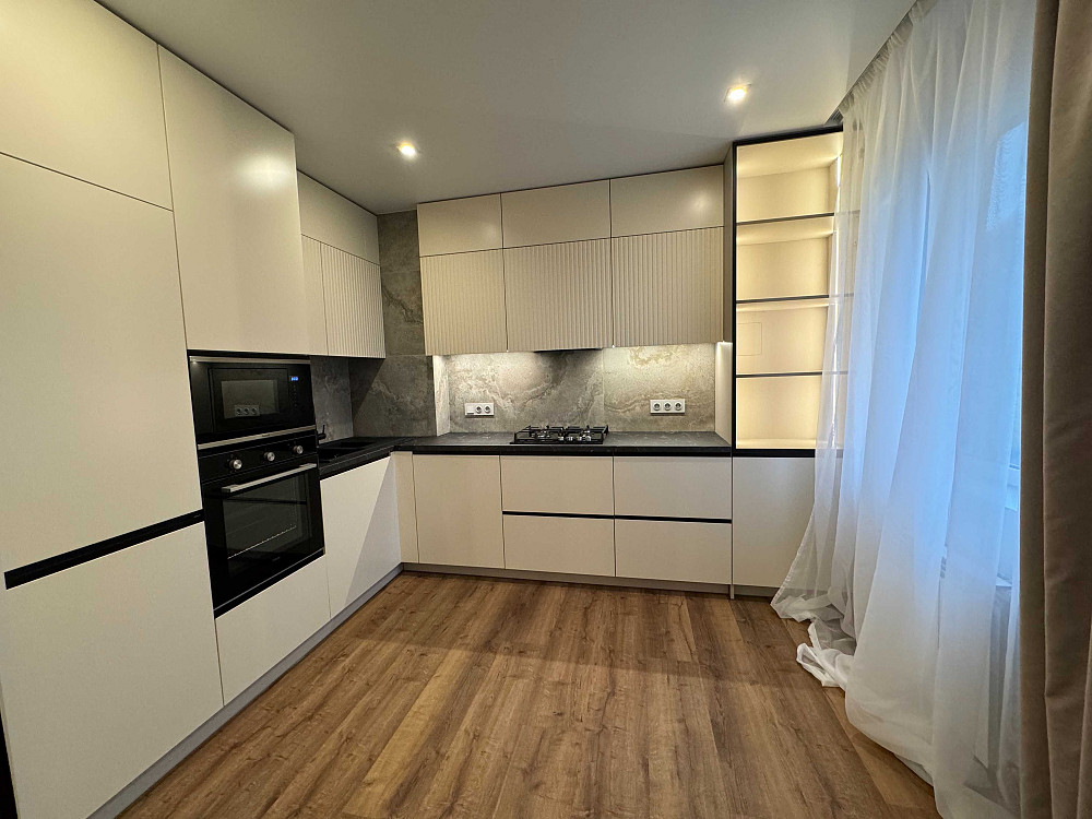 3-кімнатна квартира з ремонтом в затишному районі Києва Киев - изображение 1