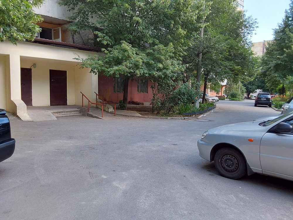 Продаю однокомнатную квартиру! Гостинка 40м2 Дніпро - зображення 2