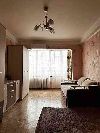 Деснянський р-н, Лісовий масив, Братіславська 38. Метро Чернігівська. Київ