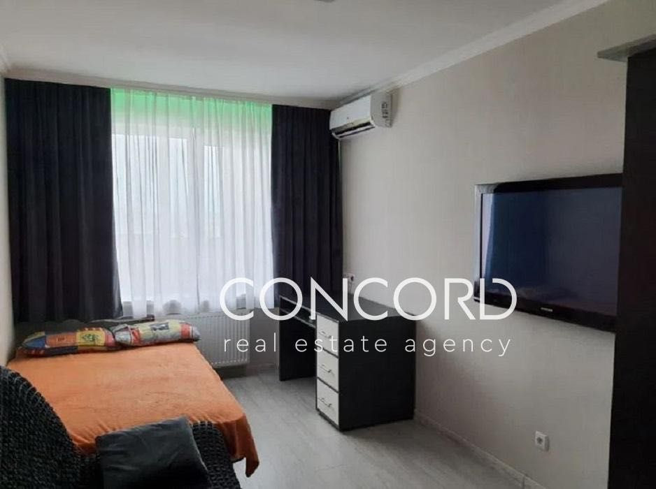 Соломʼянська площа. Метро Вокзальна. Продам 2к Соломʼянська вул., 6-В Киев - изображение 1