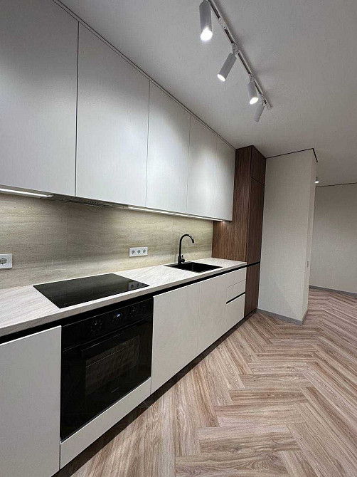 Продам квартиру с ремонтом возле метро Вырлица, своя Киев - изображение 1