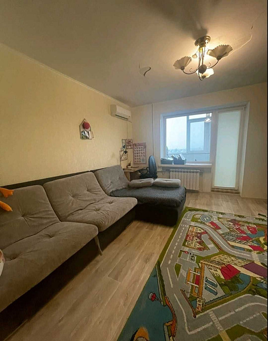 Продаю 3к в Октябрьском на Артема Николаев - изображение 1