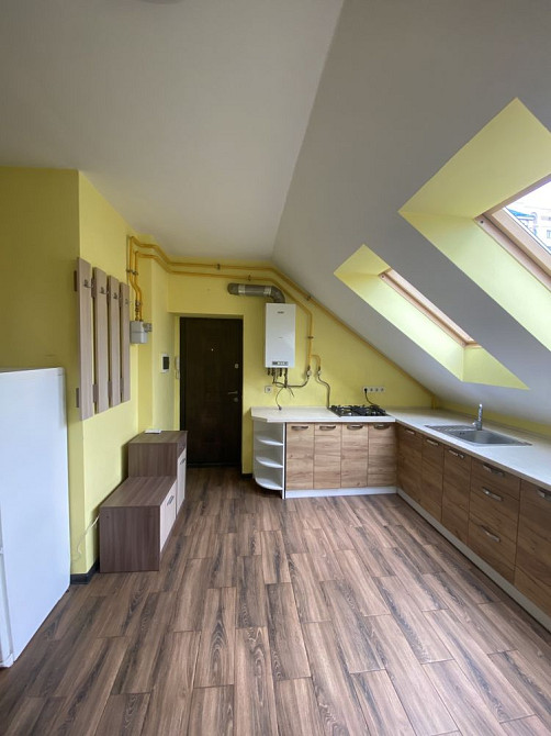 Центр Бучі! Простора квартира на мансарді (5 поверх) Буча - изображение 1