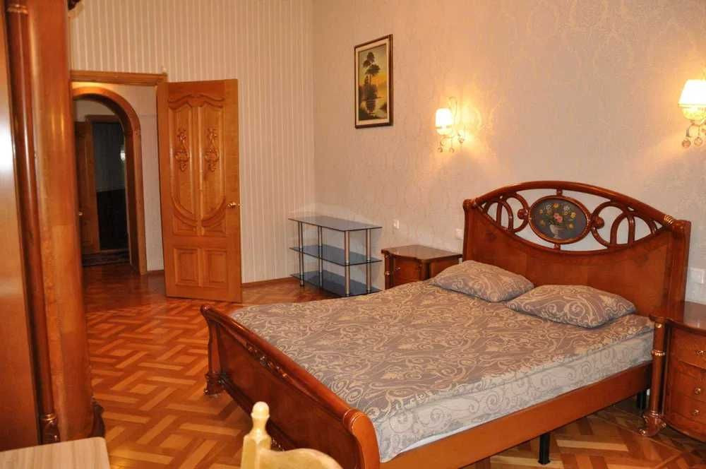 Аренда 3к квартиры ул. Артема 40 м. Лукьяновская/Центр Киев - изображение 1