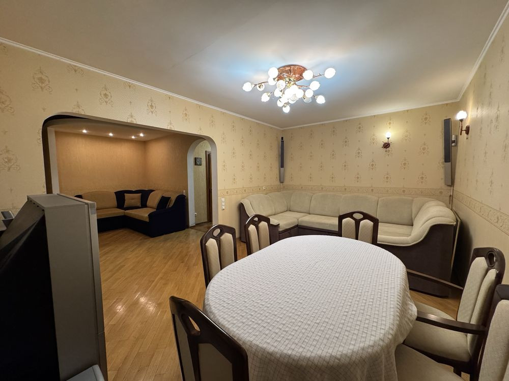 Продаж просторої 4-х квмнтаної квартири, 107,3м² вул.Вишняківська 13Б Киев - изображение 1