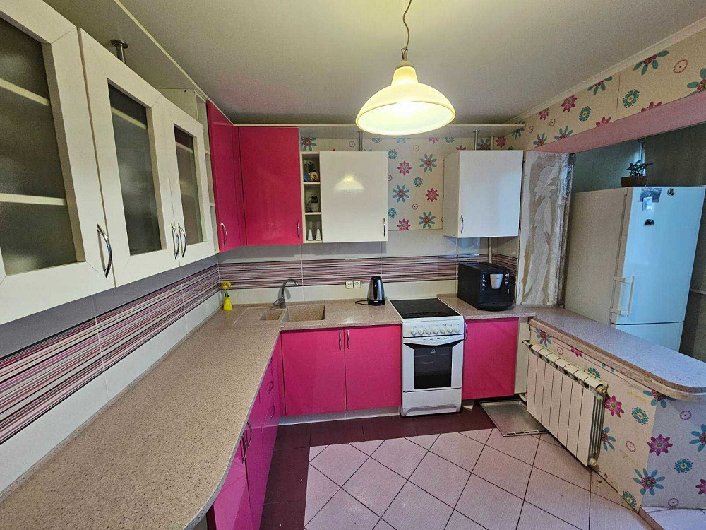 Райдужна 22 . Пропоную затишну квартиру з гарним краєвидом. Киев - изображение 1