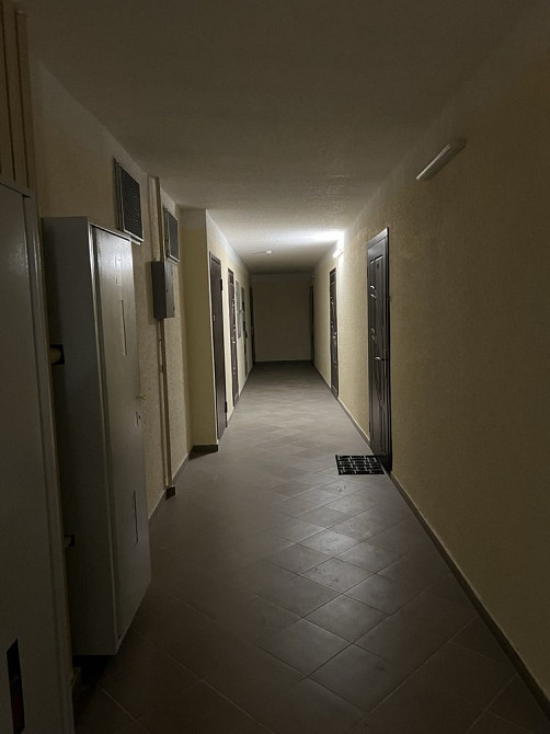 Терміново! Продаю велику 1км квартиру ЖК Атлант на Київській + комора Бровары - изображение 2